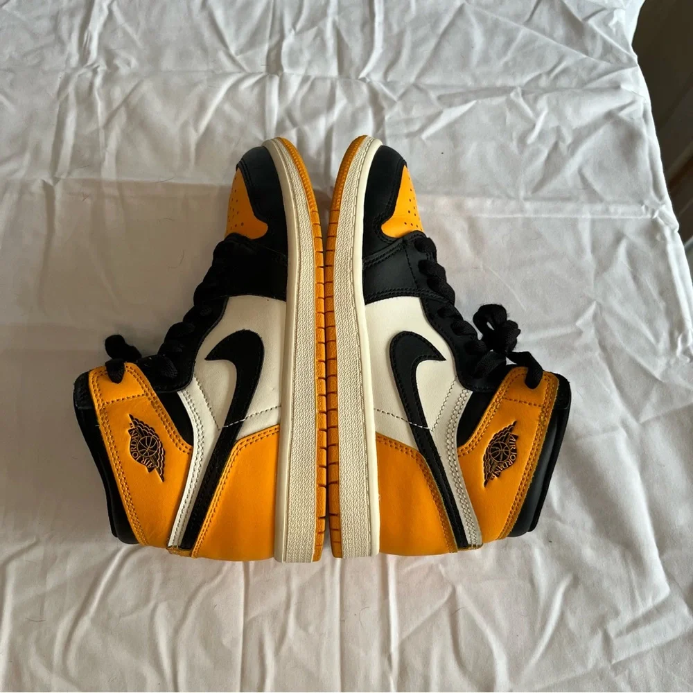 Nike Jordan 1 Mid Black & Yellow Size 3y